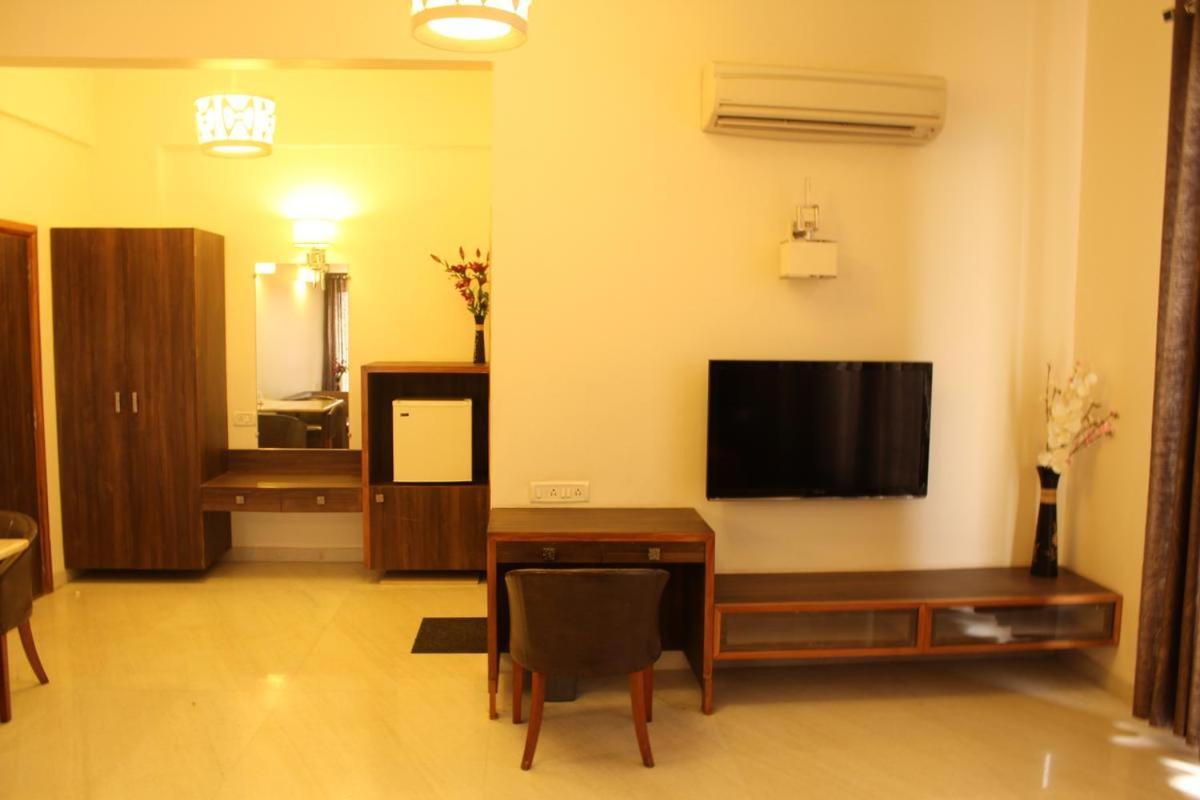 Hotel Grand 3D Bhuj Exterior foto